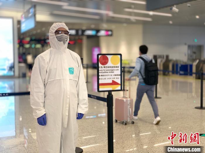 广州白云机场对疫情重点国家及地区来粤旅客实行“三色分流” 白云机场供图 摄